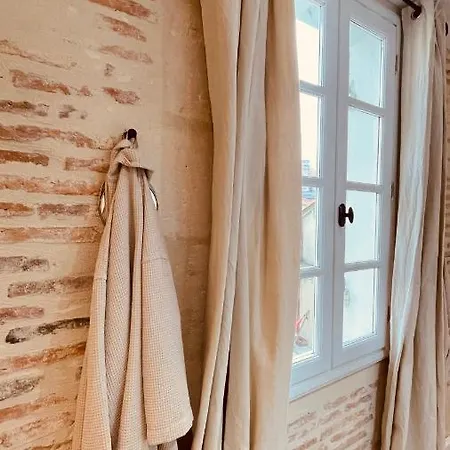 La Maison De Caillou Hotel La Roche-Chalais