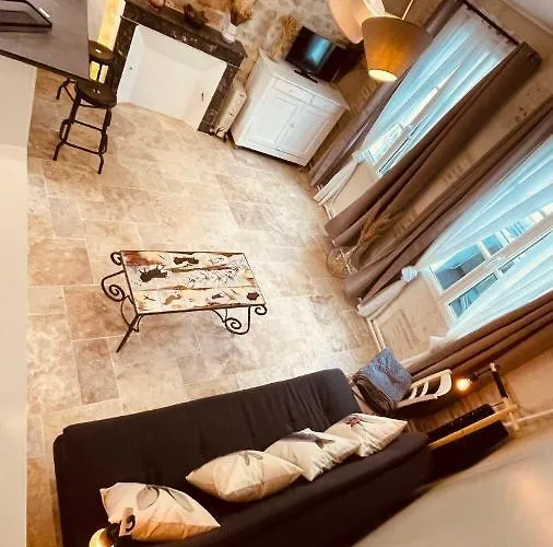 La Maison De Caillou 호텔 *